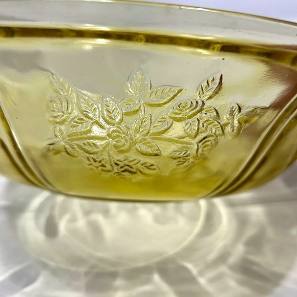 1930’s Vintage Amber Sharon Cabbage Rose Federal Glass Bowl - Picture 3 of 4